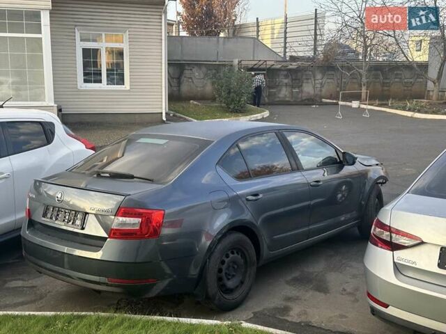 Сірий Шкода Октавія, об'ємом двигуна 1.8 л та пробігом 215 тис. км за 6800 $, фото 3 на Automoto.ua