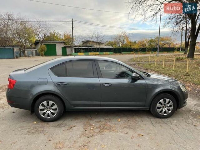 Серый Шкода Октавия, объемом двигателя 1.6 л и пробегом 460 тыс. км за 10000 $, фото 5 на Automoto.ua