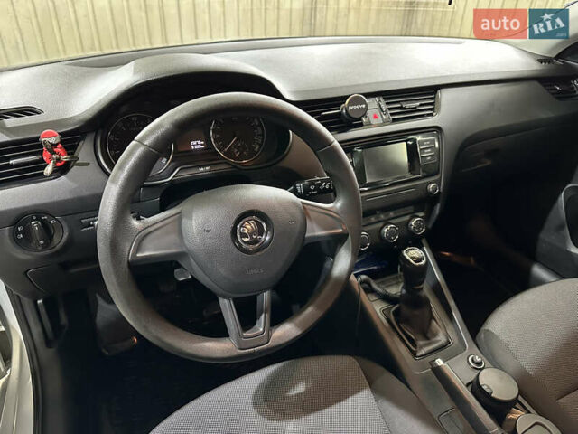 Серый Шкода Октавия, объемом двигателя 1.6 л и пробегом 91 тыс. км за 12900 $, фото 6 на Automoto.ua