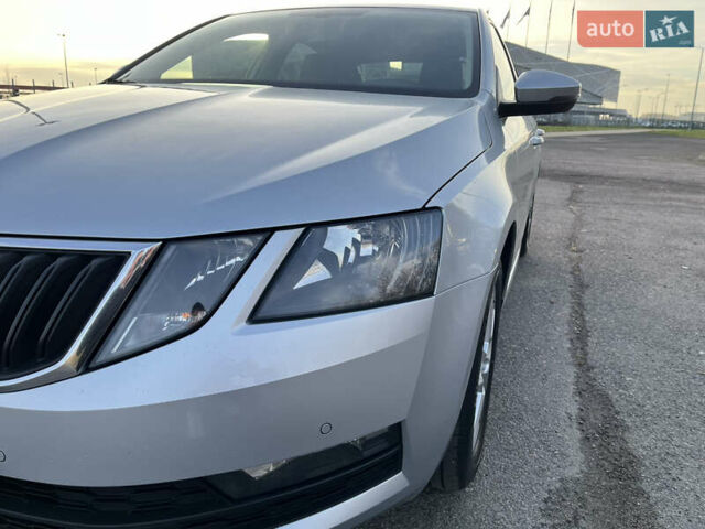 Серый Шкода Октавия, объемом двигателя 1.97 л и пробегом 289 тыс. км за 15650 $, фото 4 на Automoto.ua