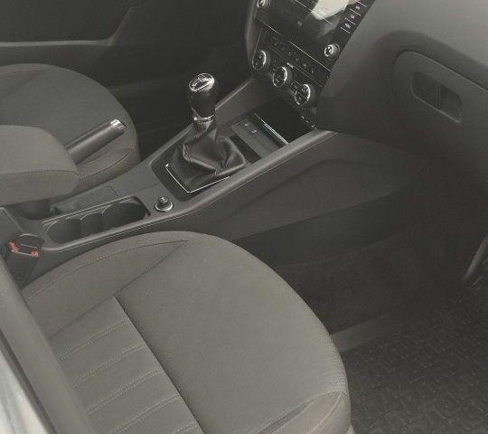 Сірий Шкода Октавія, об'ємом двигуна 1.6 л та пробігом 237 тис. км за 12950 $, фото 17 на Automoto.ua