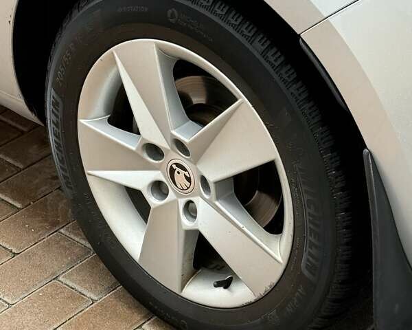 Сірий Шкода Октавія, об'ємом двигуна 1.8 л та пробігом 164 тис. км за 11999 $, фото 59 на Automoto.ua