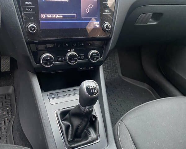 Серый Шкода Октавия, объемом двигателя 1.97 л и пробегом 340 тыс. км за 13300 $, фото 6 на Automoto.ua