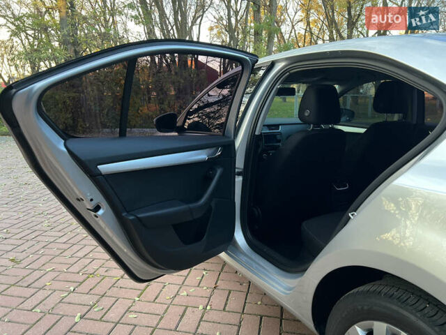 Серый Шкода Октавия, объемом двигателя 1.4 л и пробегом 236 тыс. км за 13300 $, фото 20 на Automoto.ua