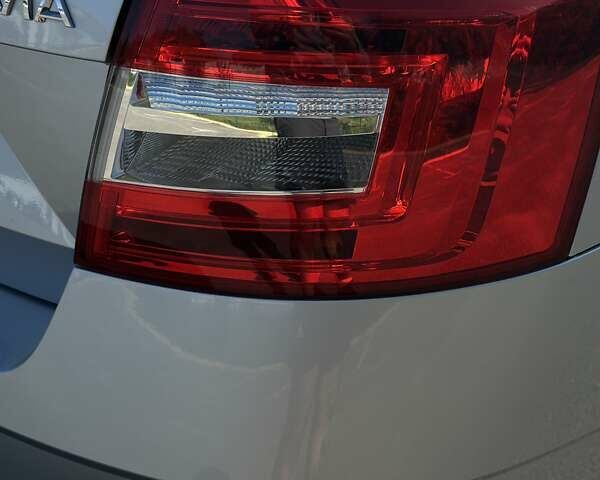 Серый Шкода Октавия, объемом двигателя 1.6 л и пробегом 214 тыс. км за 14000 $, фото 9 на Automoto.ua