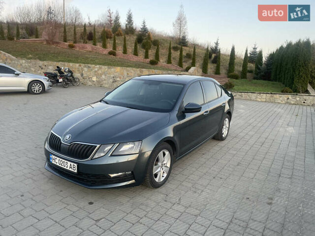 Серый Шкода Октавия, объемом двигателя 1.6 л и пробегом 215 тыс. км за 14300 $, фото 1 на Automoto.ua
