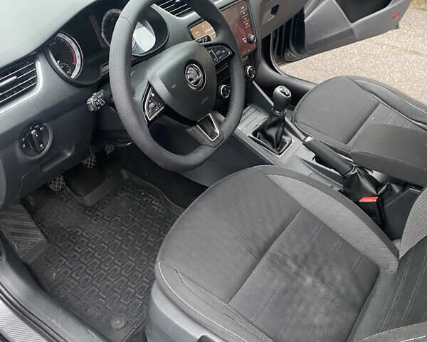 Серый Шкода Октавия, объемом двигателя 1.97 л и пробегом 340 тыс. км за 13300 $, фото 5 на Automoto.ua