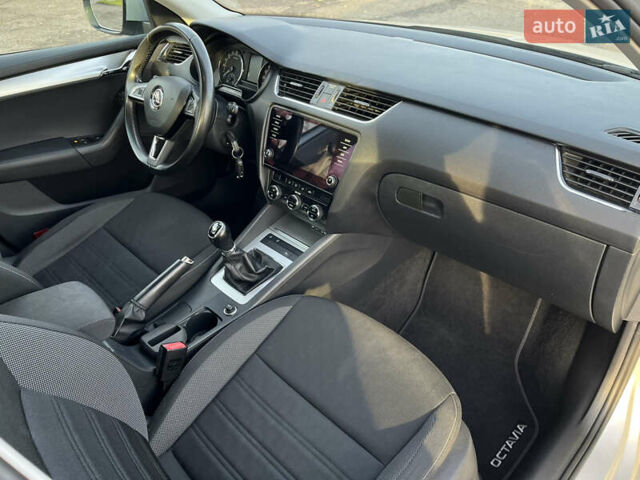 Серый Шкода Октавия, объемом двигателя 1.97 л и пробегом 289 тыс. км за 15650 $, фото 31 на Automoto.ua