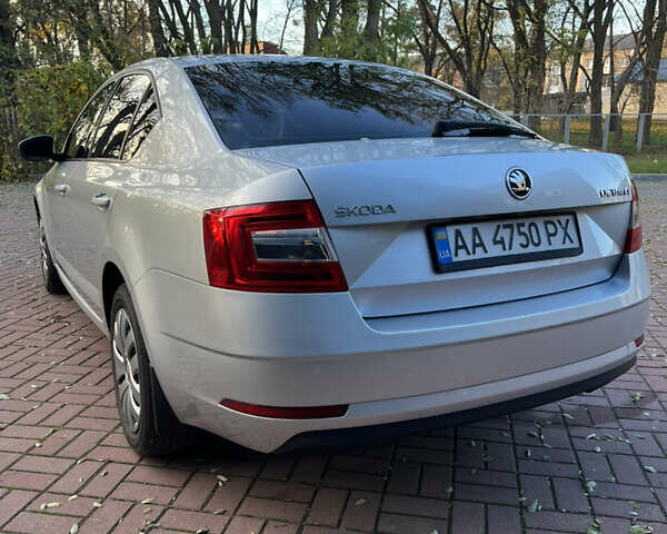 Серый Шкода Октавия, объемом двигателя 1.4 л и пробегом 236 тыс. км за 13300 $, фото 10 на Automoto.ua