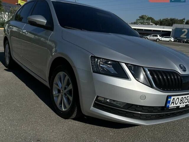 Серый Шкода Октавия, объемом двигателя 1.6 л и пробегом 214 тыс. км за 14000 $, фото 2 на Automoto.ua