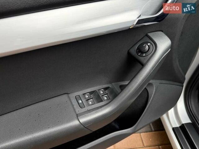 Сірий Шкода Октавія, об'ємом двигуна 1.8 л та пробігом 164 тис. км за 11999 $, фото 35 на Automoto.ua