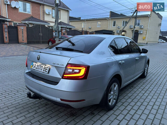 Сірий Шкода Октавія, об'ємом двигуна 1.8 л та пробігом 295 тис. км за 13200 $, фото 3 на Automoto.ua