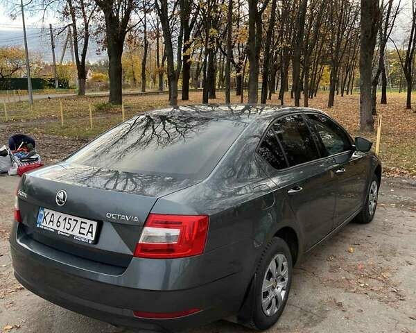 Серый Шкода Октавия, объемом двигателя 1.6 л и пробегом 460 тыс. км за 10000 $, фото 6 на Automoto.ua