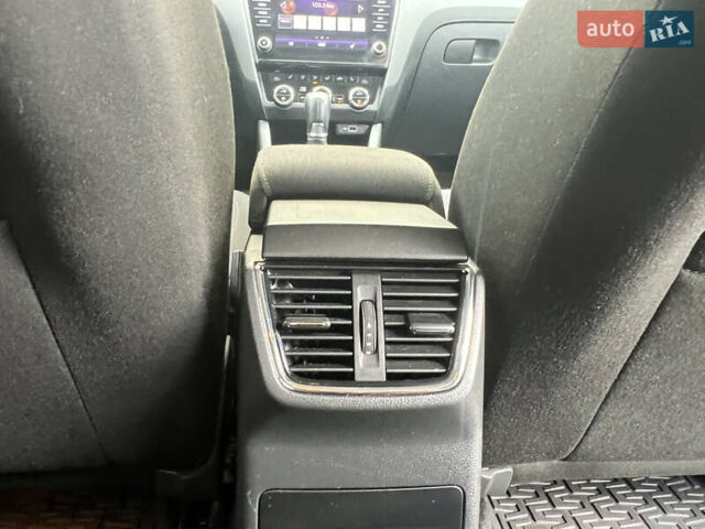 Серый Шкода Октавия, объемом двигателя 2 л и пробегом 232 тыс. км за 16999 $, фото 49 на Automoto.ua