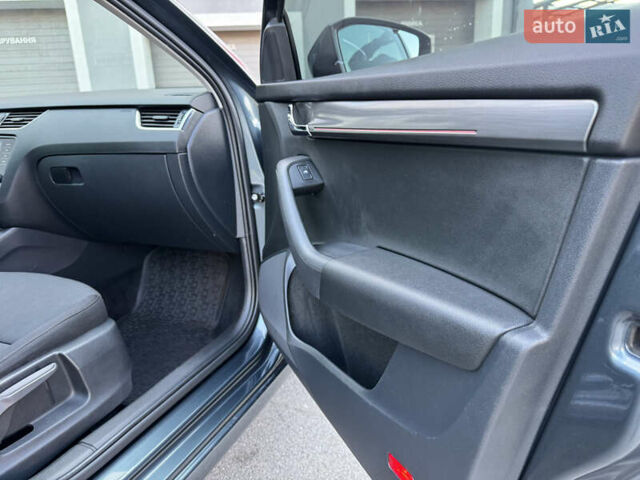 Серый Шкода Октавия, объемом двигателя 2 л и пробегом 233 тыс. км за 17350 $, фото 60 на Automoto.ua