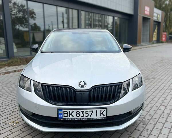 Сірий Шкода Октавія, об'ємом двигуна 1.97 л та пробігом 217 тис. км за 13000 $, фото 1 на Automoto.ua