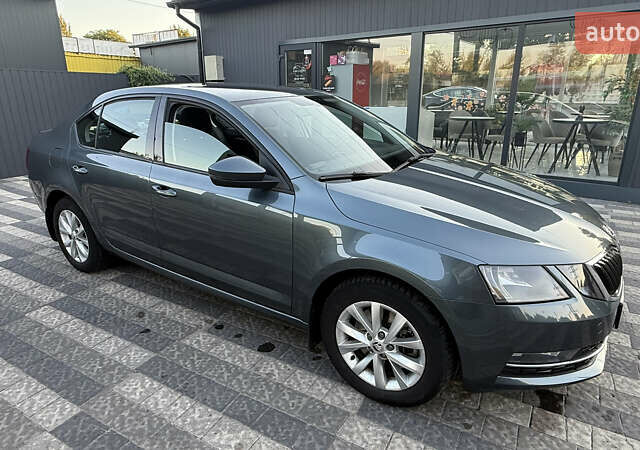 Серый Шкода Октавия, объемом двигателя 1.8 л и пробегом 245 тыс. км за 14200 $, фото 3 на Automoto.ua