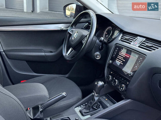 Серый Шкода Октавия, объемом двигателя 2 л и пробегом 233 тыс. км за 17350 $, фото 53 на Automoto.ua