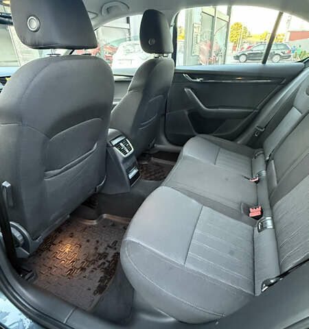 Серый Шкода Октавия, объемом двигателя 1.8 л и пробегом 245 тыс. км за 14200 $, фото 7 на Automoto.ua