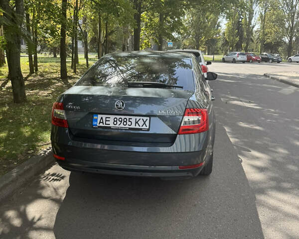 Серый Шкода Октавия, объемом двигателя 1.6 л и пробегом 232 тыс. км за 14000 $, фото 4 на Automoto.ua