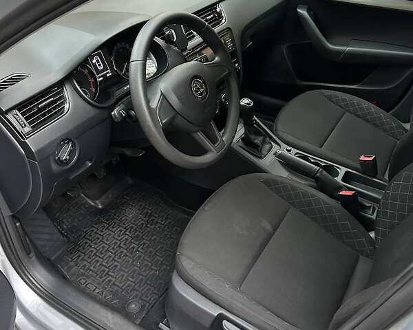 Серый Шкода Октавия, объемом двигателя 1.6 л и пробегом 84 тыс. км за 15000 $, фото 8 на Automoto.ua