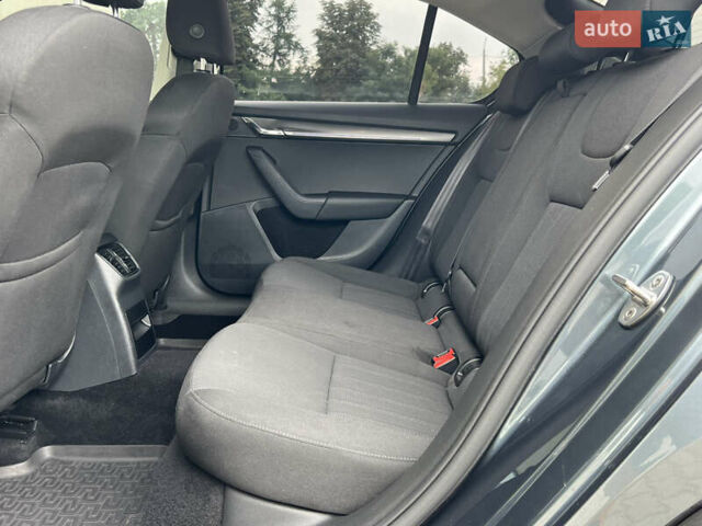 Серый Шкода Октавия, объемом двигателя 2 л и пробегом 232 тыс. км за 16999 $, фото 44 на Automoto.ua