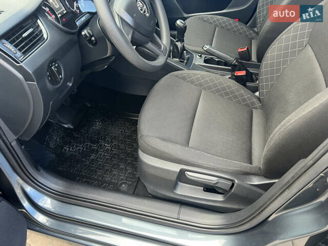 Серый Шкода Октавия, объемом двигателя 1.6 л и пробегом 97 тыс. км за 14950 $, фото 51 на Automoto.ua