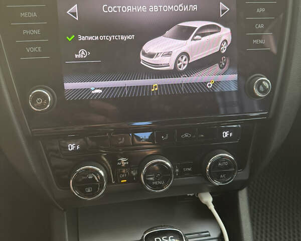 Серый Шкода Октавия, объемом двигателя 1.6 л и пробегом 232 тыс. км за 14000 $, фото 3 на Automoto.ua
