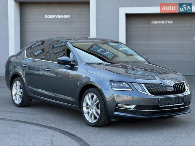 Серый Шкода Октавия, объемом двигателя 2 л и пробегом 233 тыс. км за 17350 $, фото 15 на Automoto.ua