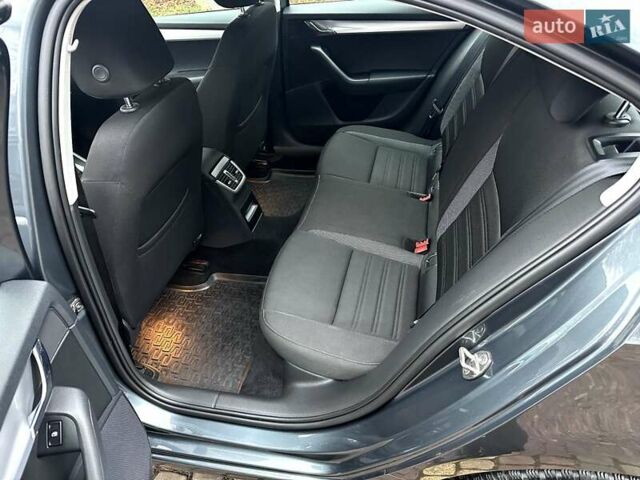Сірий Шкода Октавія, об'ємом двигуна 2 л та пробігом 193 тис. км за 14999 $, фото 4 на Automoto.ua