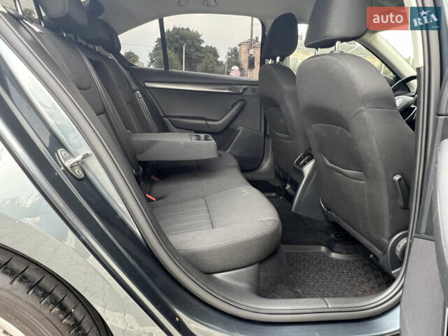 Серый Шкода Октавия, объемом двигателя 2 л и пробегом 232 тыс. км за 16999 $, фото 48 на Automoto.ua