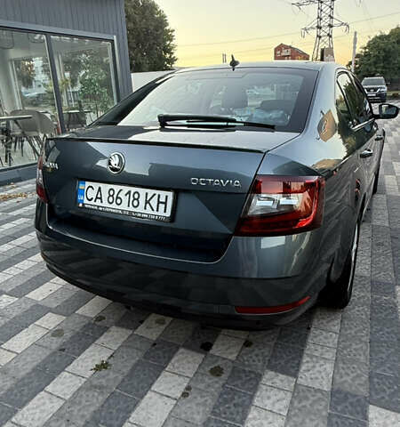 Серый Шкода Октавия, объемом двигателя 1.8 л и пробегом 245 тыс. км за 14200 $, фото 4 на Automoto.ua