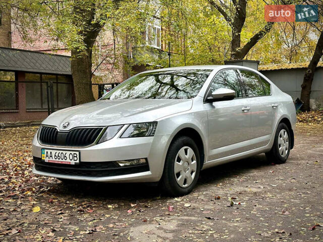 Серый Шкода Октавия, объемом двигателя 1.6 л и пробегом 84 тыс. км за 15000 $, фото 7 на Automoto.ua