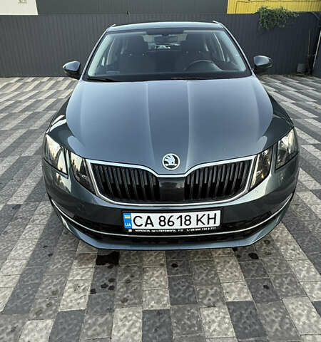 Серый Шкода Октавия, объемом двигателя 1.8 л и пробегом 245 тыс. км за 14200 $, фото 2 на Automoto.ua