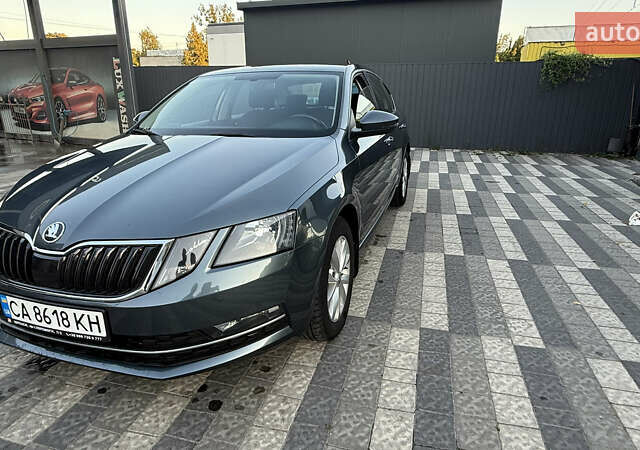 Серый Шкода Октавия, объемом двигателя 1.8 л и пробегом 245 тыс. км за 14200 $, фото 1 на Automoto.ua