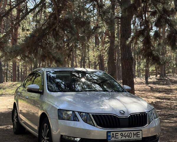 Сірий Шкода Октавія, об'ємом двигуна 1.6 л та пробігом 115 тис. км за 15899 $, фото 5 на Automoto.ua