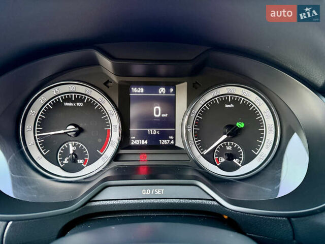 Сірий Шкода Октавія, об'ємом двигуна 2 л та пробігом 243 тис. км за 15800 $, фото 13 на Automoto.ua