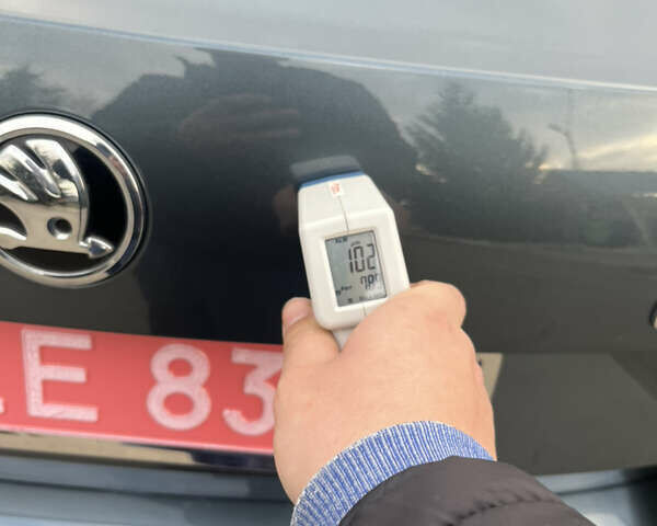 Сірий Шкода Октавія, об'ємом двигуна 2 л та пробігом 236 тис. км за 17400 $, фото 4 на Automoto.ua