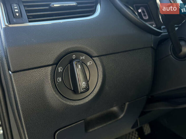 Серый Шкода Октавия, объемом двигателя 1.6 л и пробегом 277 тыс. км за 14000 $, фото 21 на Automoto.ua