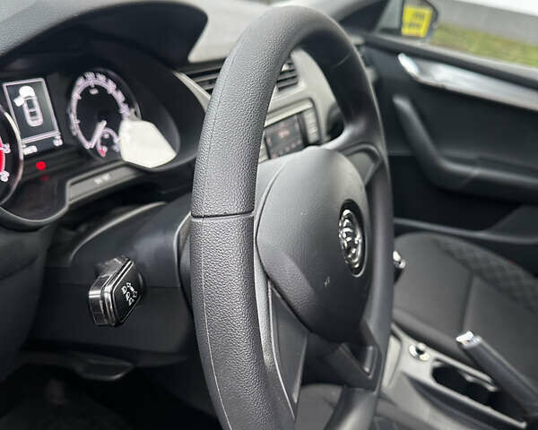 Серый Шкода Октавия, объемом двигателя 1.6 л и пробегом 99 тыс. км за 14800 $, фото 14 на Automoto.ua