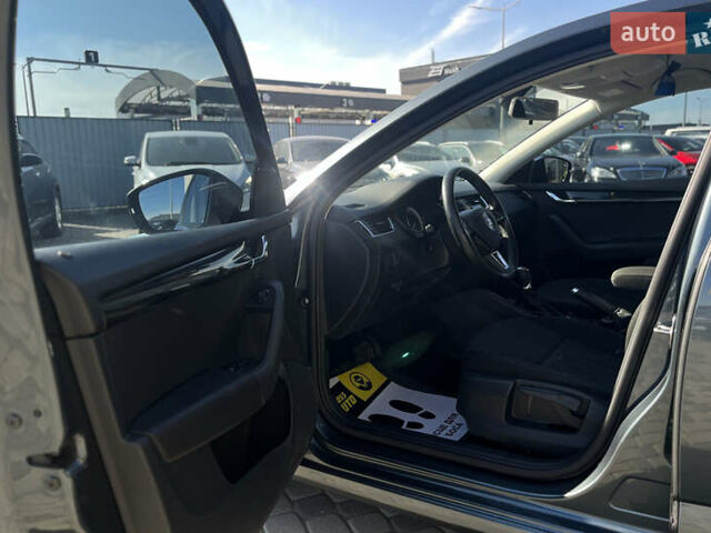 Серый Шкода Октавия, объемом двигателя 1.6 л и пробегом 277 тыс. км за 14000 $, фото 16 на Automoto.ua