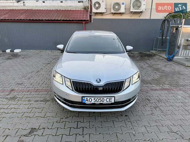 Сірий Шкода Октавія, об'ємом двигуна 2 л та пробігом 243 тис. км за 15800 $, фото 2 на Automoto.ua