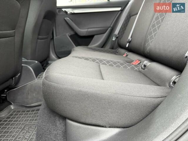Шкода Октавия 2019 в Киеве на Automoto.ua Серый Шкода Октавия, объемом двигателя 1.6 л и пробегом 168 тыс. км за 14900 $, фото 14 на Automoto.ua