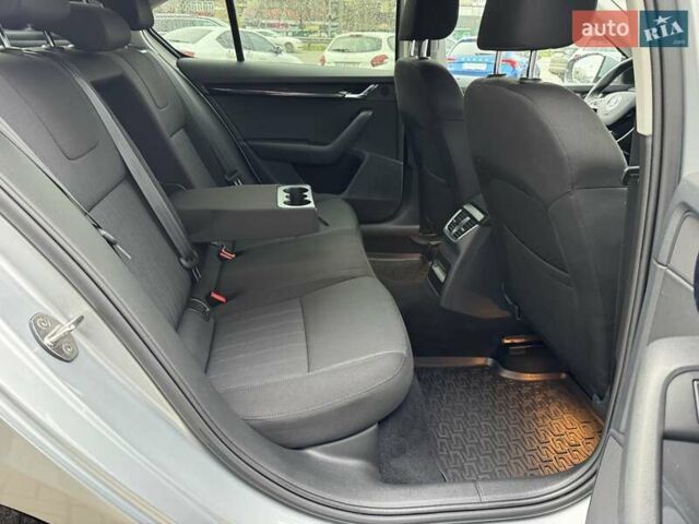 Сірий Шкода Октавія, об'ємом двигуна 1.97 л та пробігом 152 тис. км за 18224 $, фото 20 на Automoto.ua