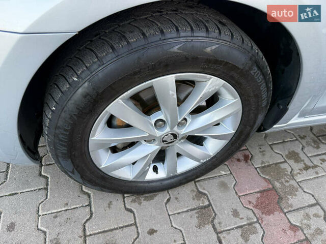 Сірий Шкода Октавія, об'ємом двигуна 2 л та пробігом 243 тис. км за 15800 $, фото 27 на Automoto.ua