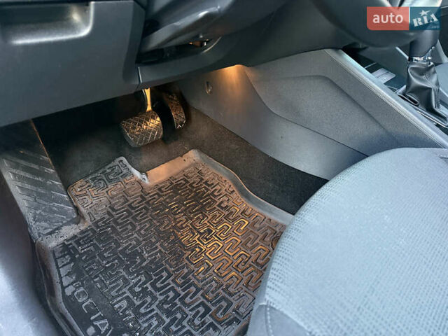 Сірий Шкода Октавія, об'ємом двигуна 2 л та пробігом 243 тис. км за 15800 $, фото 28 на Automoto.ua