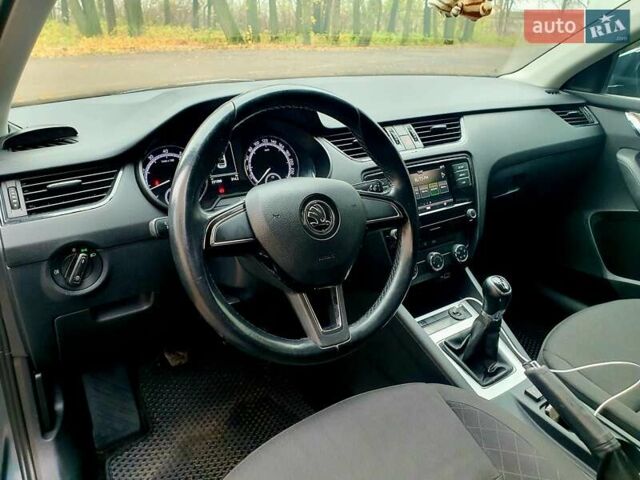Серый Шкода Октавия, объемом двигателя 1.6 л и пробегом 230 тыс. км за 13700 $, фото 4 на Automoto.ua