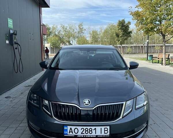 Серый Шкода Октавия, объемом двигателя 1.97 л и пробегом 235 тыс. км за 17000 $, фото 1 на Automoto.ua