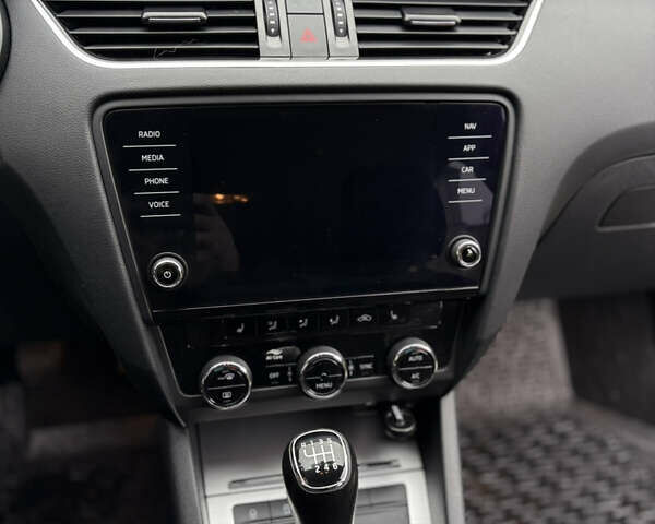 Серый Шкода Октавия, объемом двигателя 1.4 л и пробегом 180 тыс. км за 14500 $, фото 17 на Automoto.ua