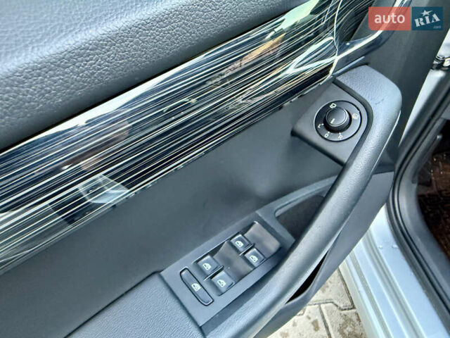 Сірий Шкода Октавія, об'ємом двигуна 2 л та пробігом 243 тис. км за 15800 $, фото 11 на Automoto.ua